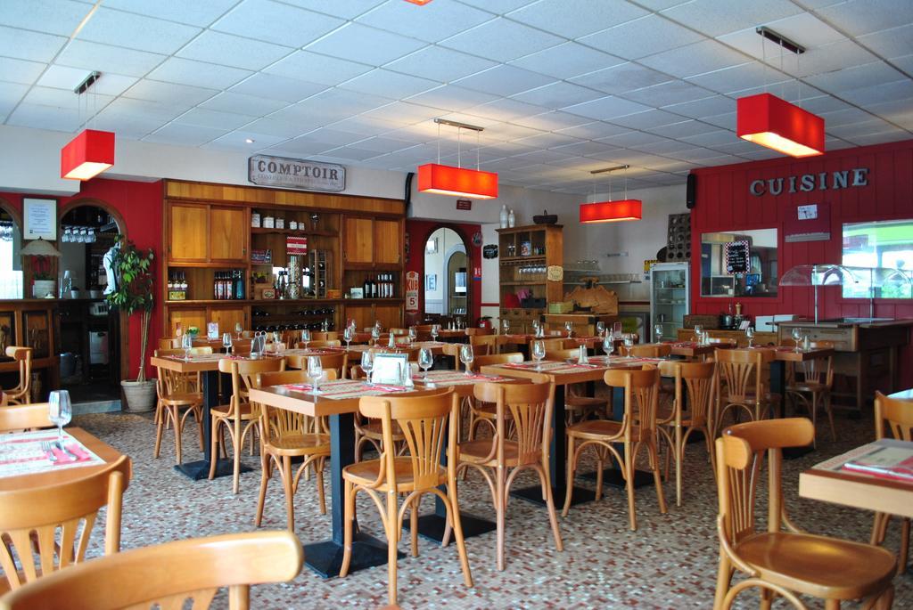 Hotel Les Voyageurs Les Sables-dʼOlonne Esterno foto