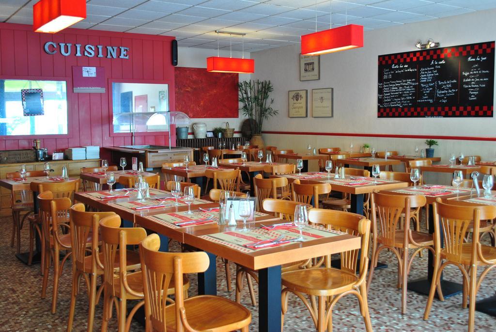 Hotel Les Voyageurs Les Sables-dʼOlonne Esterno foto